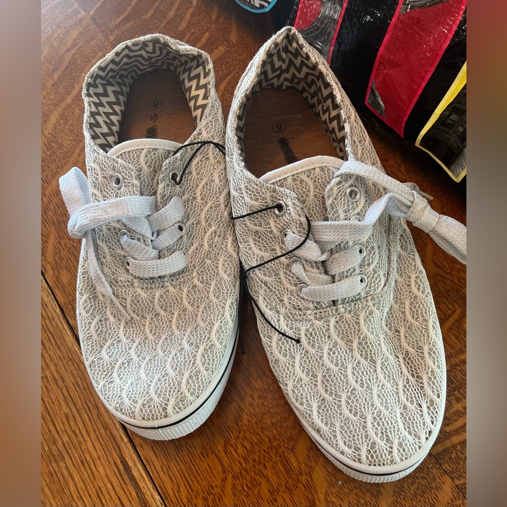Vanity lace sneakers